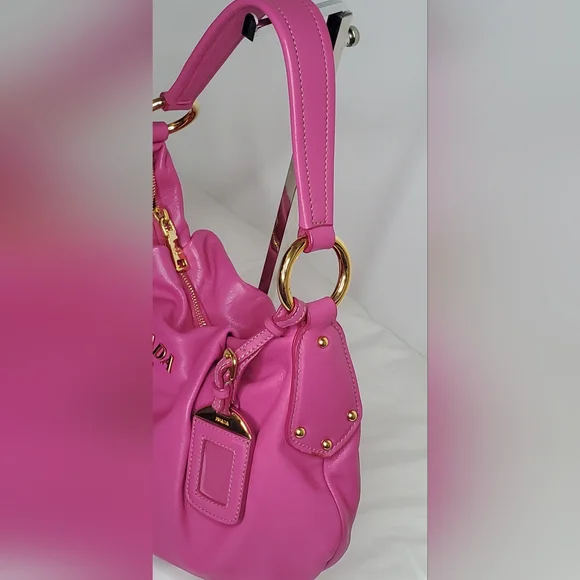🔥HostPick🔥NWOT PRADA Milano Vibrant Pink Leather Shoulder Bag /Handbag Gold - Picture 5 of 16